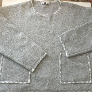 Franklin+Daysi - cozy grey sweater with white stitching - Boxy fit